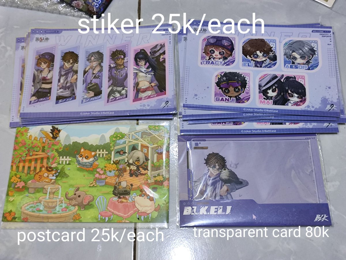 idvmenfess's tweet photo. IDV! Halo, sender numpang wts merch ya. Harga tertera di pict. Yang berminat silakan reply aja nanti sender samperin. Ty! https://t.co/U5vLo9OqF9