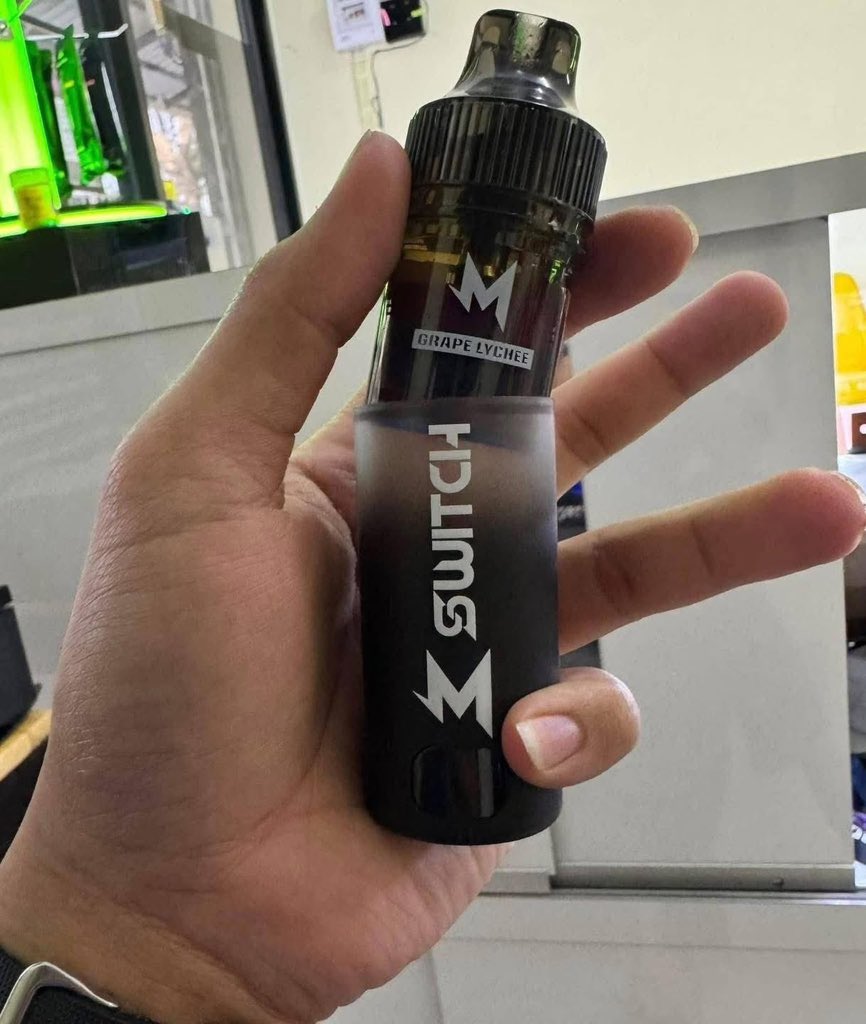 GeorgeMarsimsm's tweet photo. #MSwitch15000Puffs 💜👾
🖤 เครื่องเปล่า 250.-
💖 หัวน้ำยา 300.-
🌟 พิเศษ สั่งเซ็ทคู่ คุ้ม! เลือกกลิ่นได้
ราคาเพียง 550.-🥳
#MSwitch15000Puffs #marbo9000 #พอต13000คำ #Mswitch15K #สูบแล้วทิ้ง #ใช้แล้วทิ้ง #พอตราคาถูก #ร้านพอตส่งด่วนนครศรีธรรมราช #พอตส่ง https://t.co/dlyqyprNj2