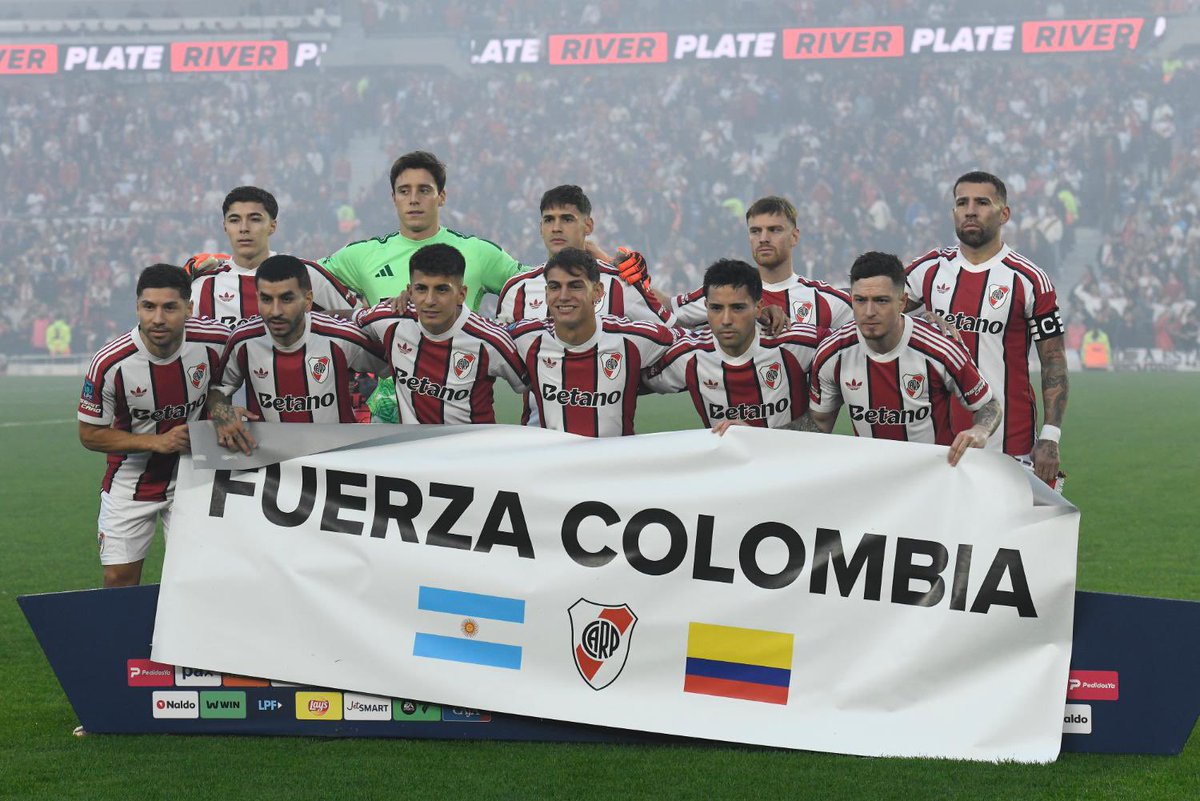 AndresLacouture's tweet photo. River y el mensaje de ánimo a Colombia. https://t.co/HRYNbDu4rE