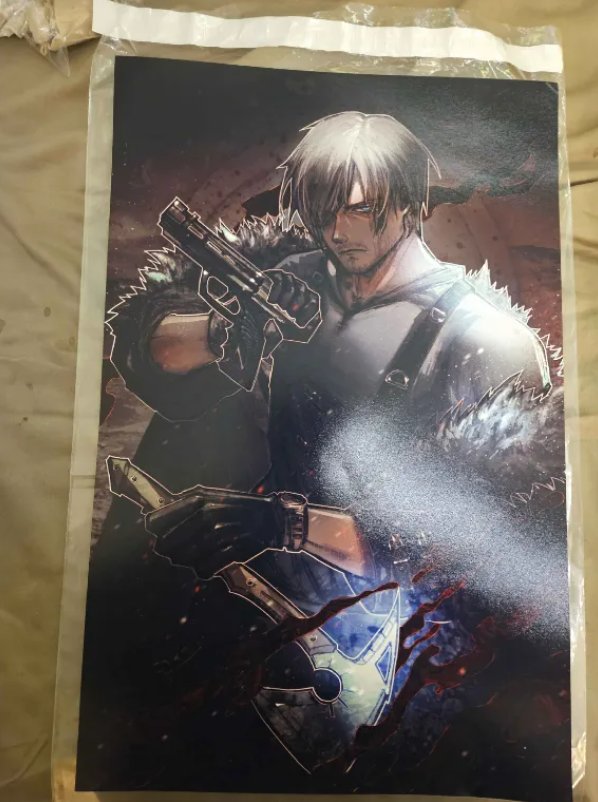 Greendude55526's tweet photo. Day 3 Merch haul (Leon my beloved!) https://t.co/lzfuDmaOFm