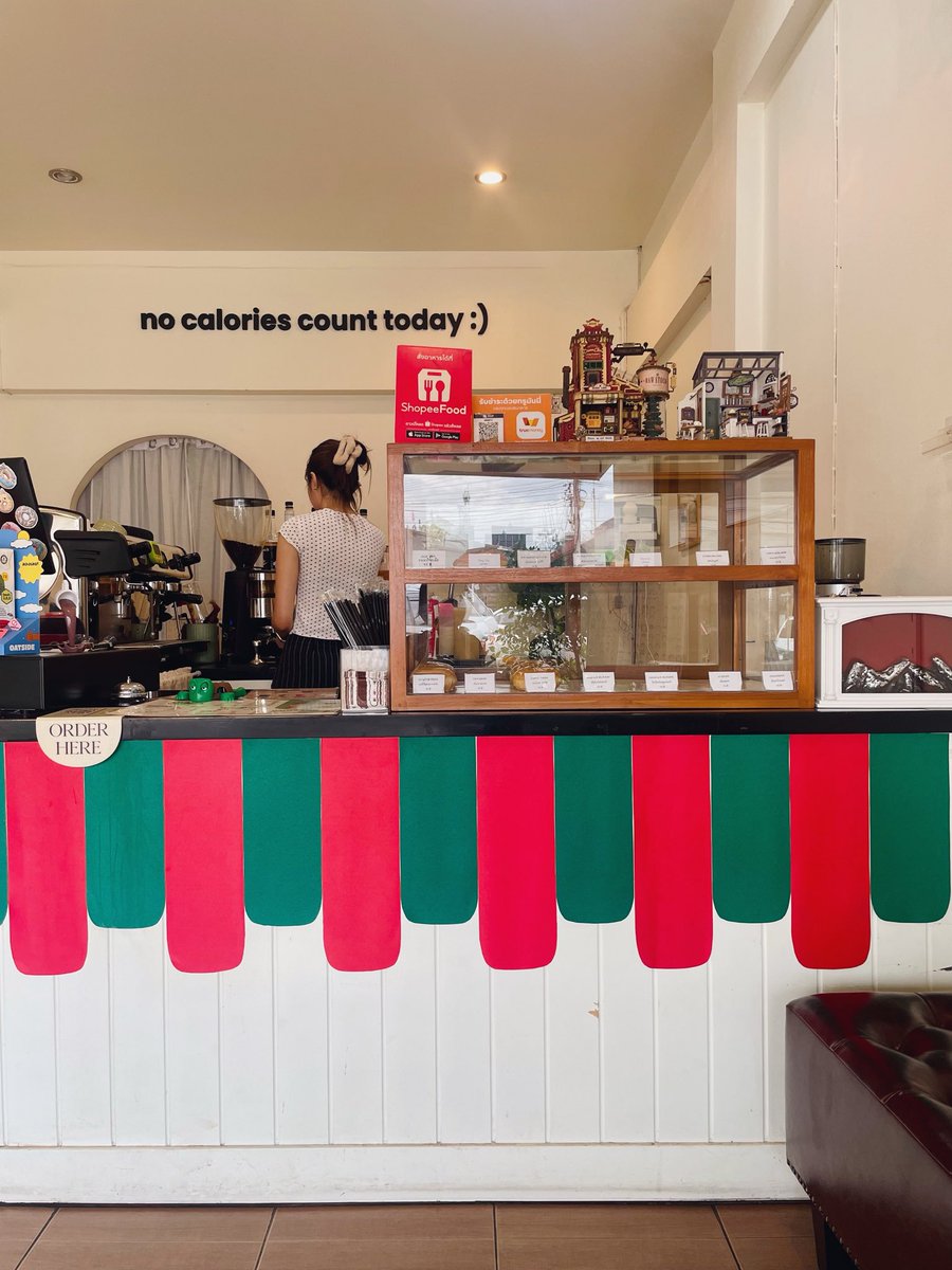 tamon_huiyong's tweet photo. เติมคาเฟอีน เติมหวานก่อนนะ มื้อเช้าค่อยว่ากันอีกที 🤣🤣🤣
📍 ไมตรีโดนัท
#HaveASweetDay
#รีวิวเชียงใหม่ https://t.co/LXo0Wsmt44