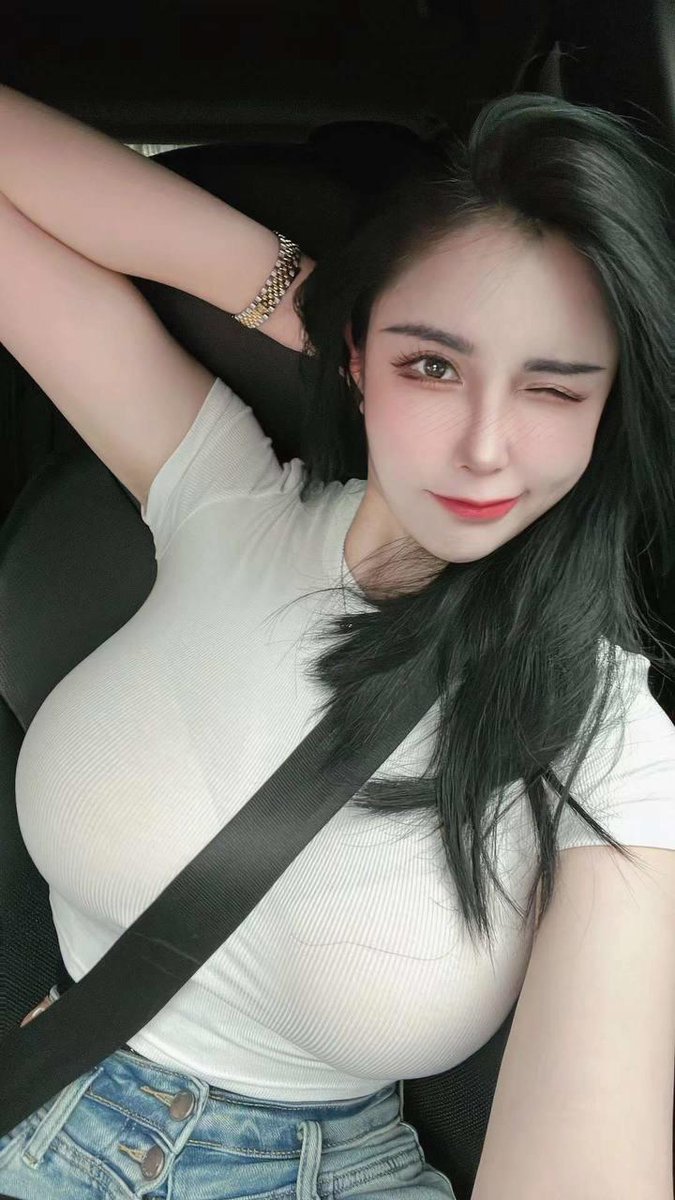 lanacati's tweet photo. Late e🍂nerg🍁y stop. https://t.co/26ywQb0hMJ