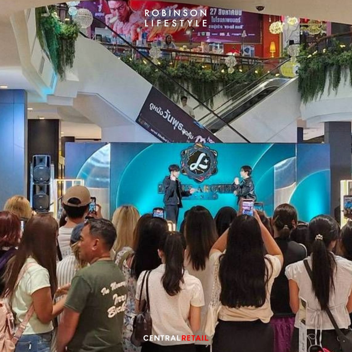 RLSMlifestyle's tweet photo. 📸💚 เก็บตกโมเมนต์ความฟิน! TESHOW x PING
ที่ #โรบินสันไลฟ์สไตล์เพชรบุรี

รวมภาพบรรยากาศสุดประทับใจจากโมเมนต์ที่สองหนุ่ม TESHOW x PING มาสร้างสีสันให้ชาวเพชรบุรีแบบใกล้ชิด 🎤💫
แล้วมาเจอกันใหม่กับกิจกรรมดีๆแบบนี้น้า🥰

#LOOKSAROUNDCLINIC
#Teshow #PingKrittanun #TeshowPing https://t.co/OFDHBQgGZm