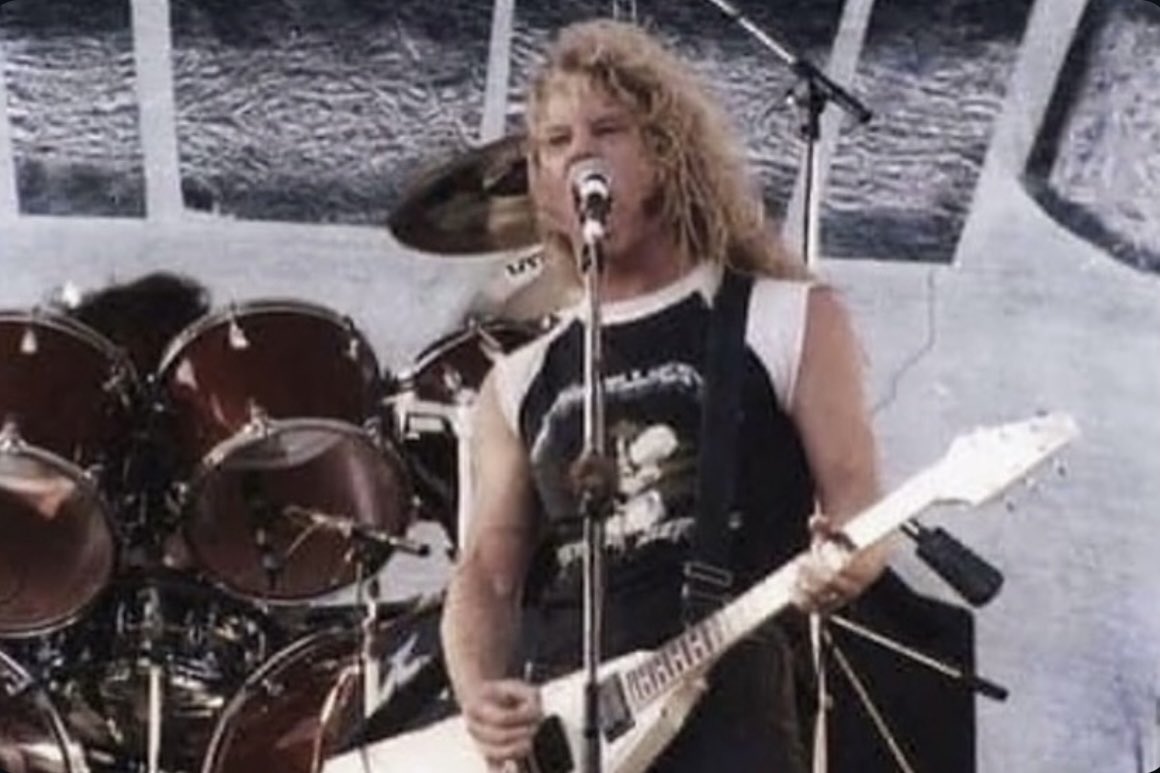 MetSince1981's tweet photo. #UnDíaComoHoy…
📆 17 de Agosto 1985, @Metallica se presenta en el #MonstersOfRock85, realizado en Donington Park de Castle Donington, Inglaterra.
También se presentaron @zztop, @marillionofficial, @ratt, @bonjovi, Magnum y Tommy Vance (Dj). 
#Metallica #MS81 #METALLICASince1981 https://t.co/i61tt2PamE