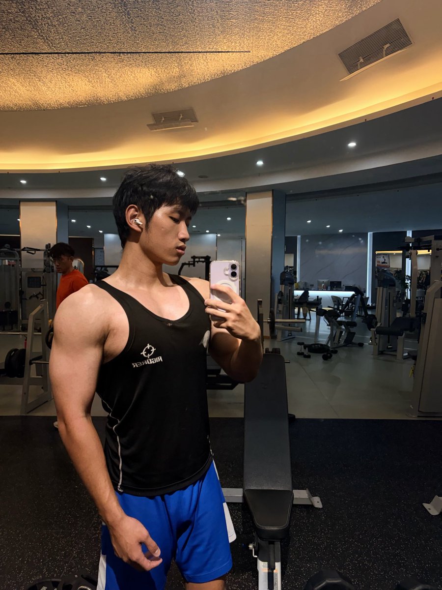 zyhesijin tweet picture