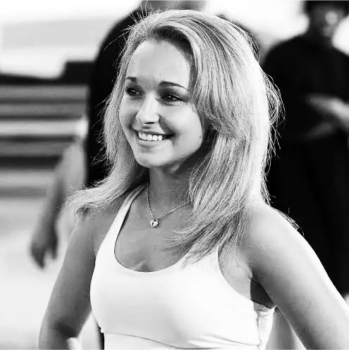 updatecultura's tweet photo. Morre, aos 36 anos, a atriz Hayden Panettiere. https://t.co/s52yJOY5hb