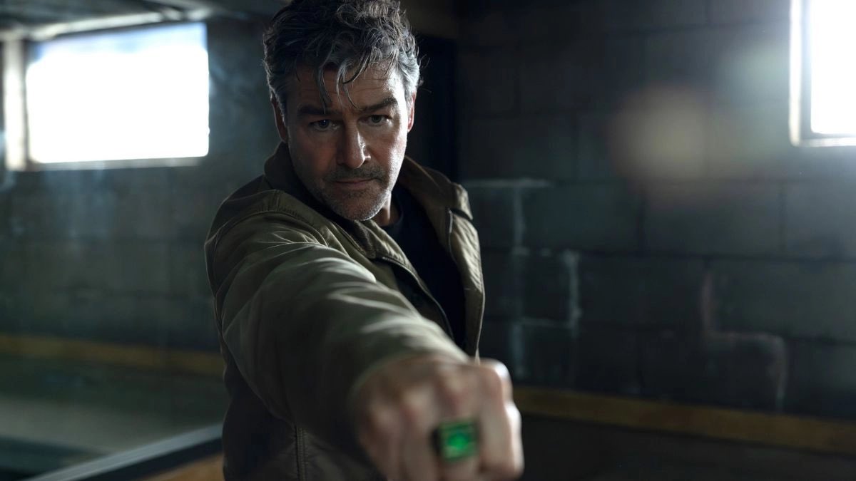 DarkOfTheMovie's tweet photo. In another life DC locked in 20 years ago and made you prime Hal Jordan bc this is an all time casting😭 https://t.co/ymXgsV6zkm