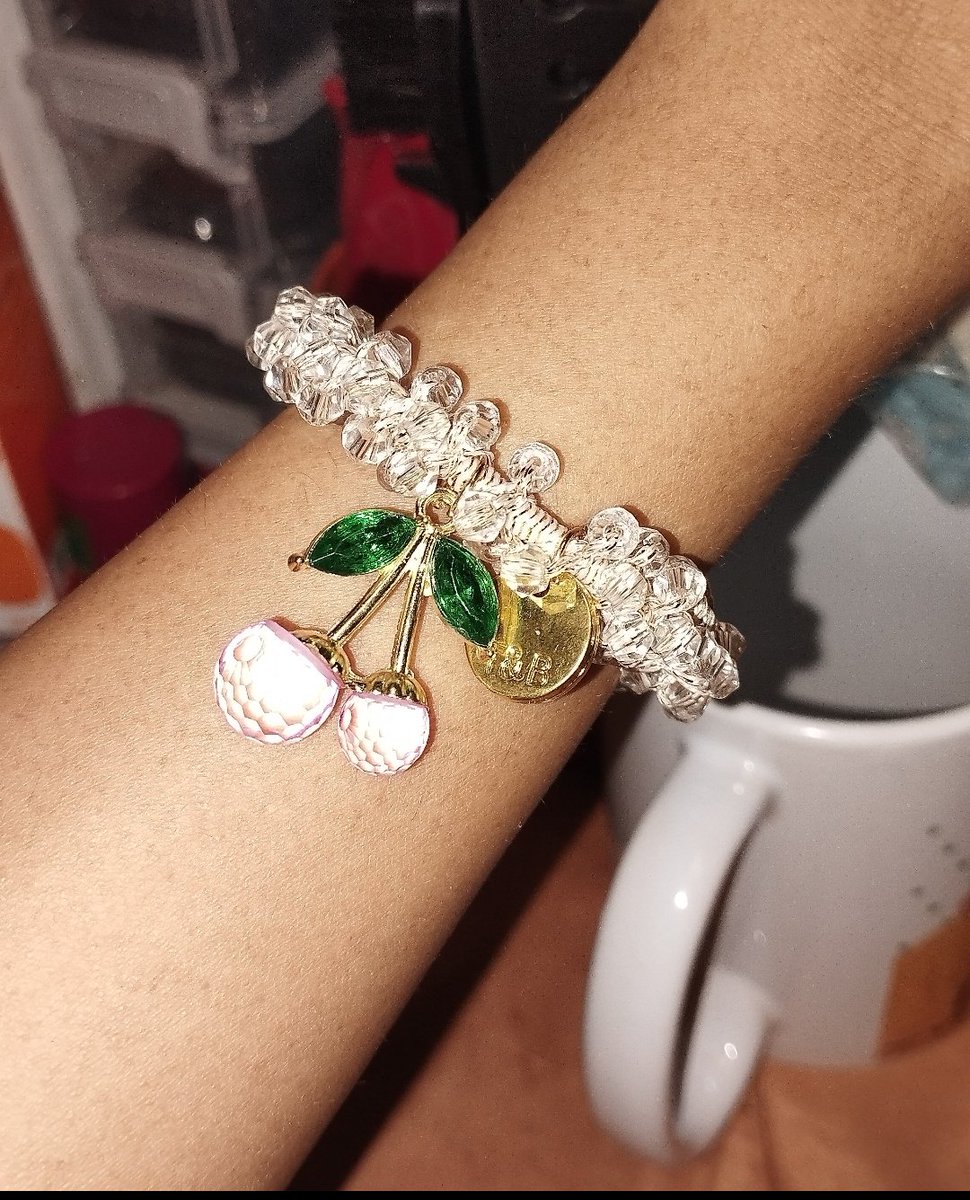 JLcee0000's tweet photo. Just found this cute cherry bracelet from the AHOF first spark in manila freebies while fixing my bag! So lovely Jewelz🍒🥰 https://t.co/NVsQmjwRNc