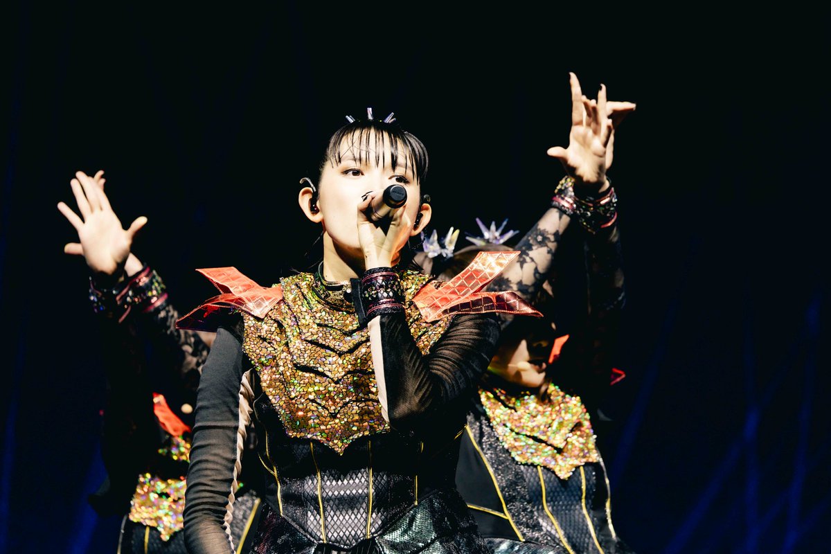 rollingstonejp's tweet photo. 【#ベビーメタル】BABYMETAL、サマソニ25周年で「SONIC “METAL” STAGE」を実現　『METAL FORTH』日本限定盤も発売
🔗https://t.co/dxeOGvtPj6 

━━━━━━━━━━━━━━━━

■「BABYMETAL DEATH」で開幕、「Road of Resistance」でフィナーレ
■新旧の代表曲とコラボ曲を畳みかけた全12曲、ライブ写真＆セットリスト公開
■リミックス2曲、世界3都市でのライブ音源を日本限定盤に追加収録
@BABYMETAL_JAPAN #BABYMETAL #summersonic