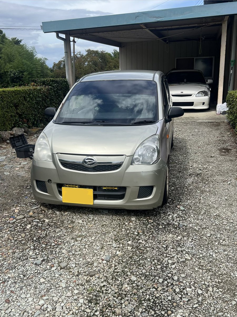 ari_zc31s's tweet photo. まずい、ミラで高速乗ったから燃費計ったけど

32.6/L

という馬鹿げた燃費をたたき出してしまった
帰り道長野の登りブラジルアクセルしてて、途中燃料足りなくなったから2000円分だけ足して1225キロ走れた
電動ミラーからバンミラーに変えたからまだ伸びしろある、足車として有能すぎるぜ https://t.co/mJgQjeZ2Xo