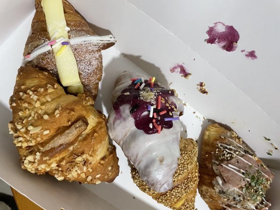 stephan52610271's tweet photo. Just discovered the most dreamy salted egg yolk lava croissant at the new downtown bakery—flaky, oozing, and absolute bliss! 10/10 will be back tomorrow. https://t.co/8IXHHPpQQQ
