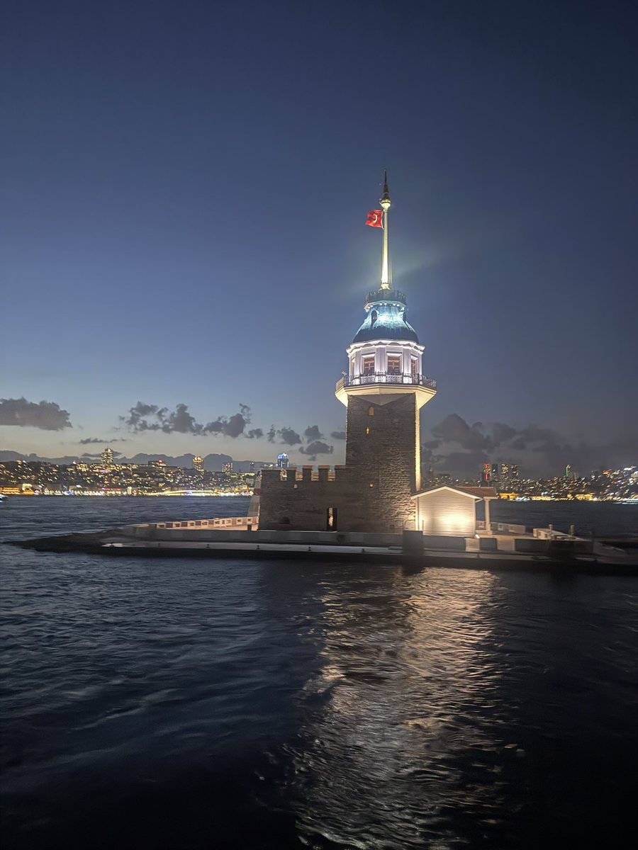 Ferhatfener72's tweet photo. #kızkulesi #istanbul https://t.co/3MNtum9Rug