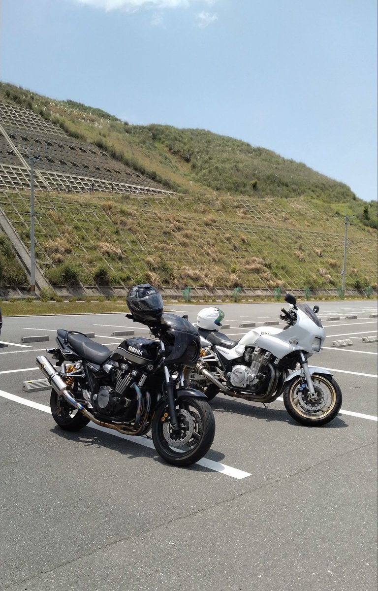 dax_racing's tweet photo. #格好良いヤマハの画像を無言で貼る
無言ではいられない🤣
ヤマハ+ヤマハ=2倍カッコイイ😉✨ https://t.co/GoHwVYdNLy