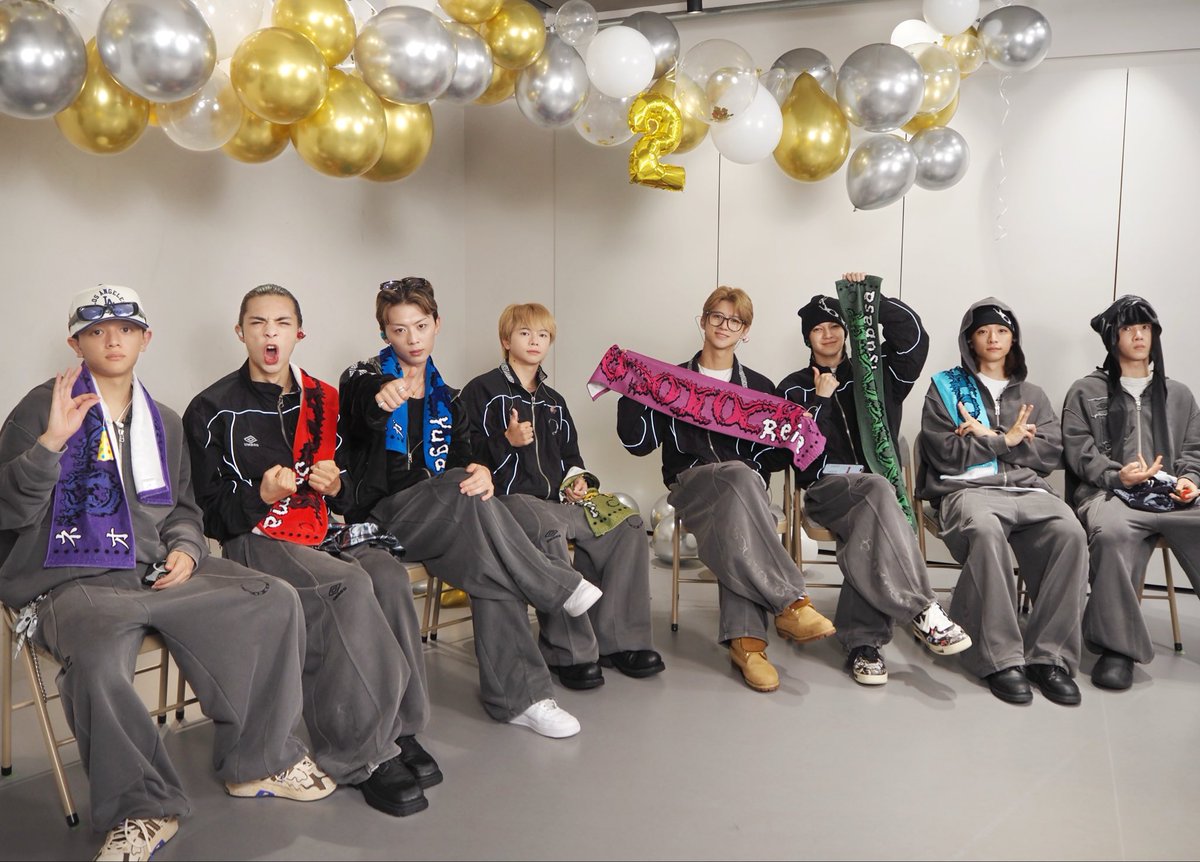 oneoreight__'s tweet photo. +*✩⡱:ﾟ Happy 2nd Anniversary +*✩⡱:ﾟ

Thank you for watching our 2nd Anniversary Special Live Stream! 🎉❤️‍🔥

We had an amazing time looking back on “1st LIVE TOUR -GATHER- FINAL in JAPAN” together with 1DERZ around the world! 🌏✨

Thank you for always being by our side.
We can’t wait to see 1DERZ around the world again! 🌏❤️‍🔥

Let’s keep making more unforgettable memories together! 🪽

With 1DERZ, We’re INVINCIBLE.

#ONEOREIGHT #1DERZ
#1OR82ndAnniversary
#INVINCIBLE🪽