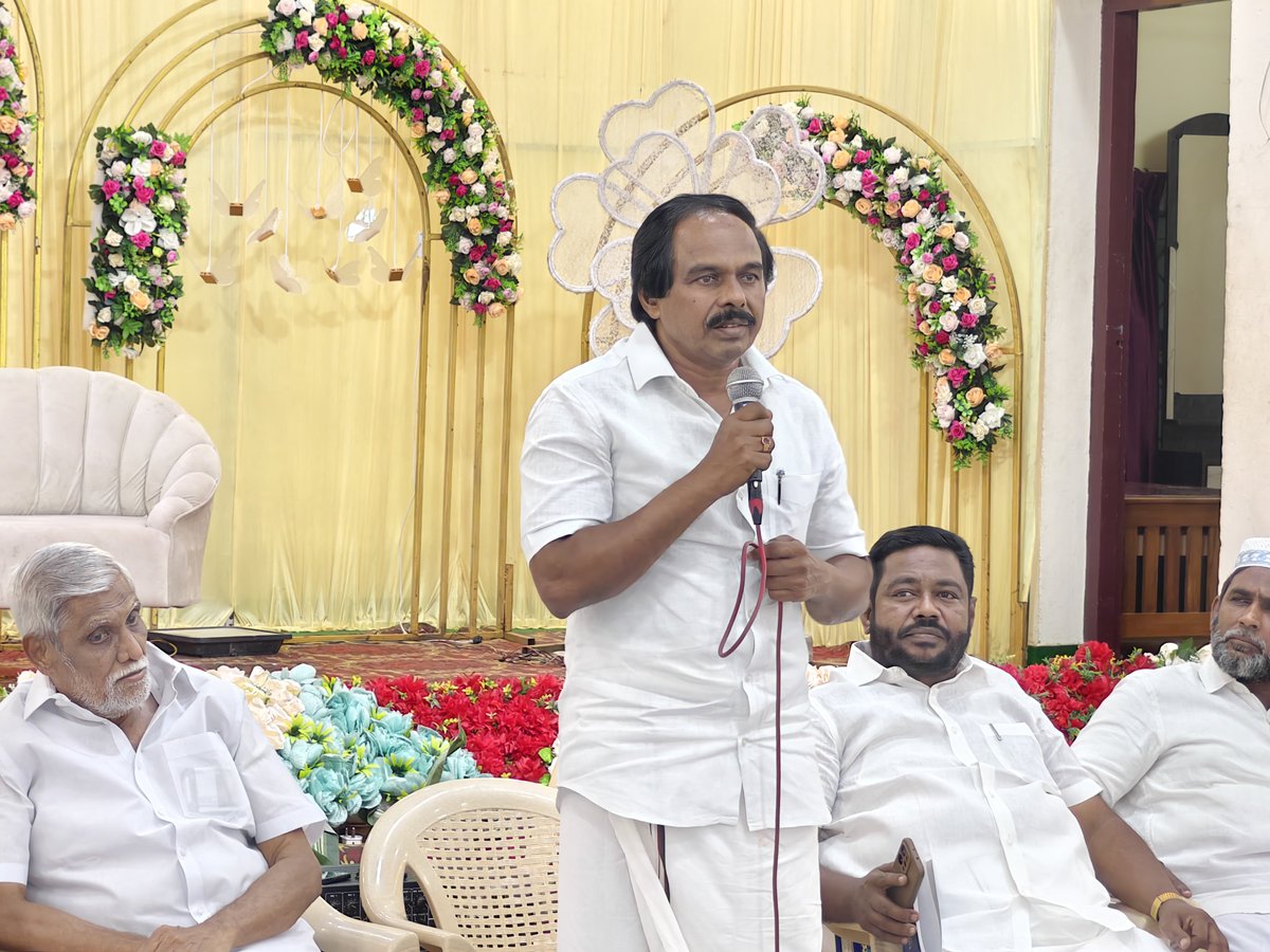 Manothangaraj's tweet photo. வரும் வெள்ளிக்கிழமை (ஆகஸ்ட் 21 அன்று) மாலை 4 மணி முதல் சென்னை நந்தனம் YMCA திடலில் CPM - (Constitution Protection Movement) சார்பில் நடைபெற இருக்கும் அரசமைப்புச்சட்ட பாதுகாப்பு மாநாடு குறித்து, நேற்று மாலை நெல்லை மாவட்ட ஒருங்கிணைப்பாளர்களுடன் ஆலோசனை கூட்டம் நடைபெற்றது. https://t.co/p2TMNMmufM