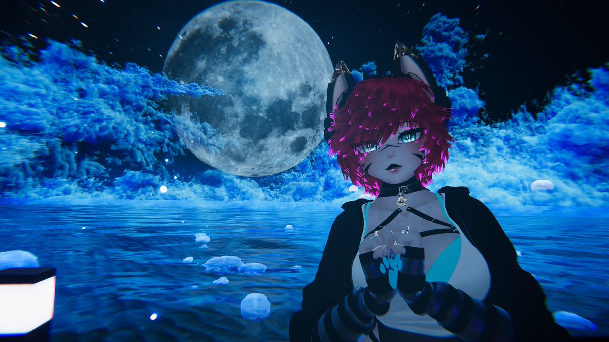 Nyxie_Lunaire's tweet photo. Does anybody like the moon, I love seeing it in irl or VR it so beautiful. https://t.co/q5dDBNn1Q5