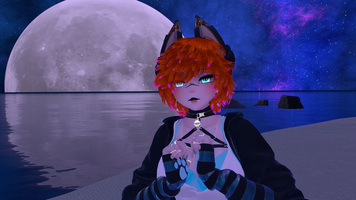 Nyxie_Lunaire's tweet photo. Does anybody like the moon, I love seeing it in irl or VR it so beautiful. https://t.co/q5dDBNn1Q5