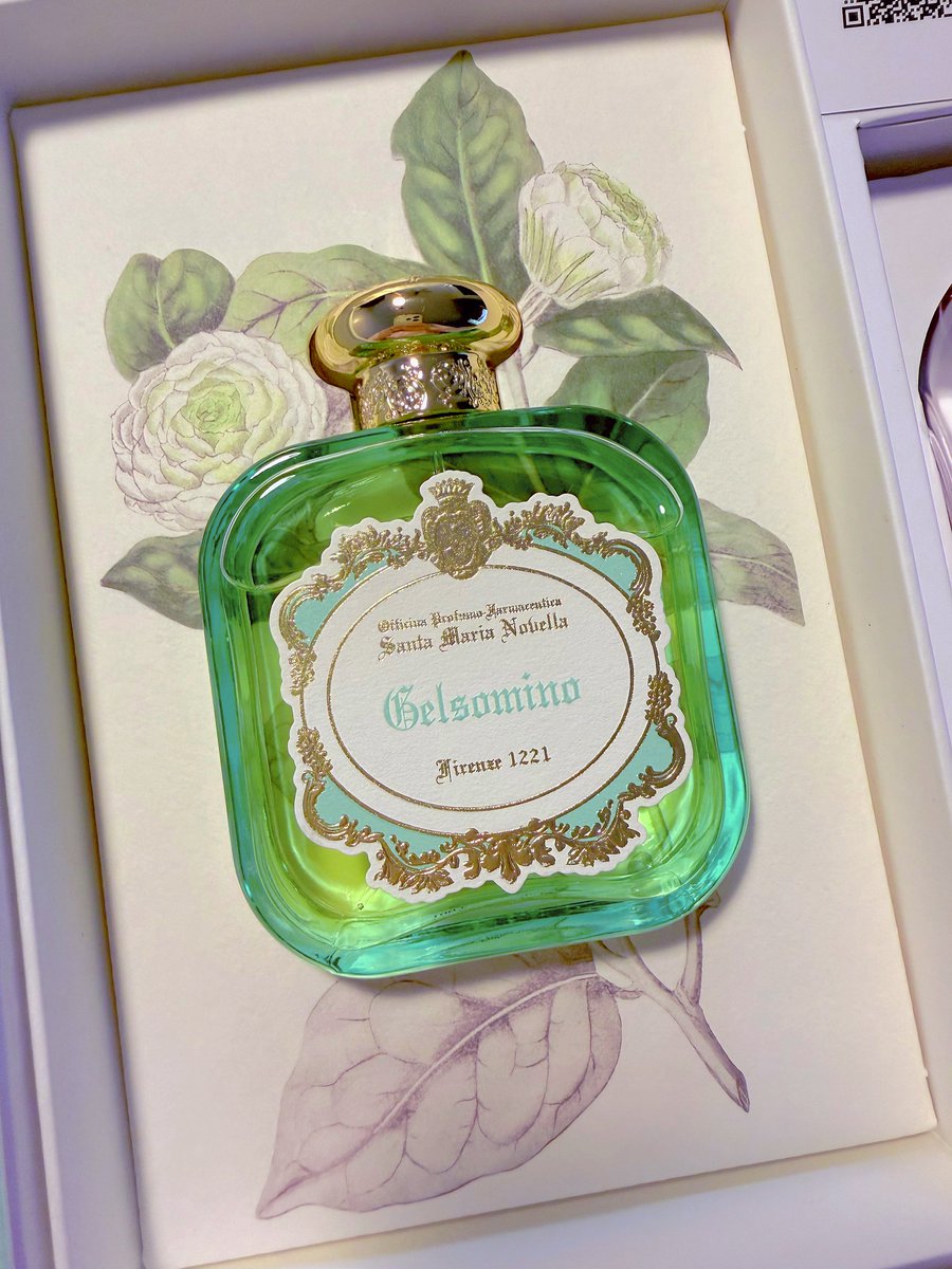 CrystalChen0622's tweet photo. 10. ice skating with my bestie and drinking light bulb cocktails
11. my signature perfume
12. a box of chocolates https://t.co/WXh2COlQmq