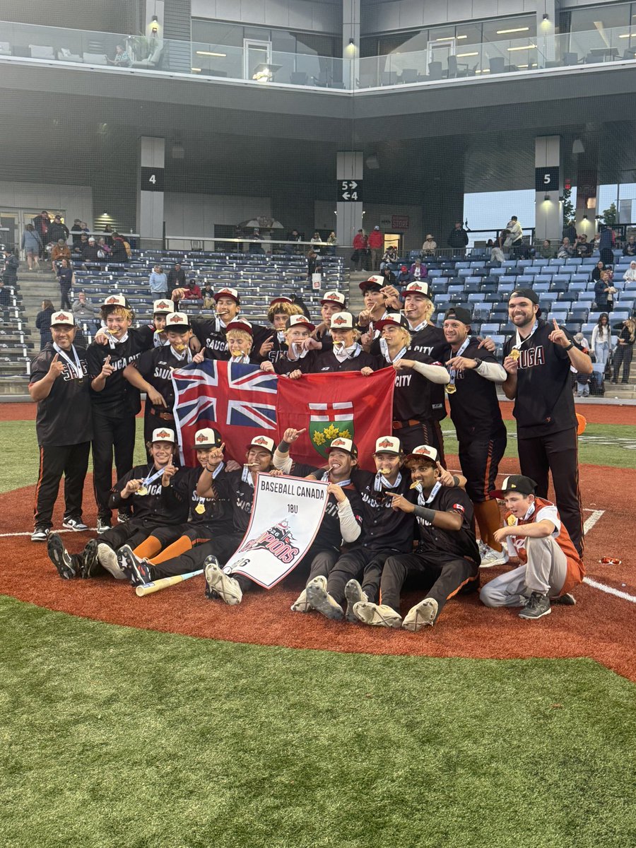 sixfourclub's tweet photo. Will always be National Champions!!!!

What an amazing group. A real family https://t.co/yOKjhnk18s