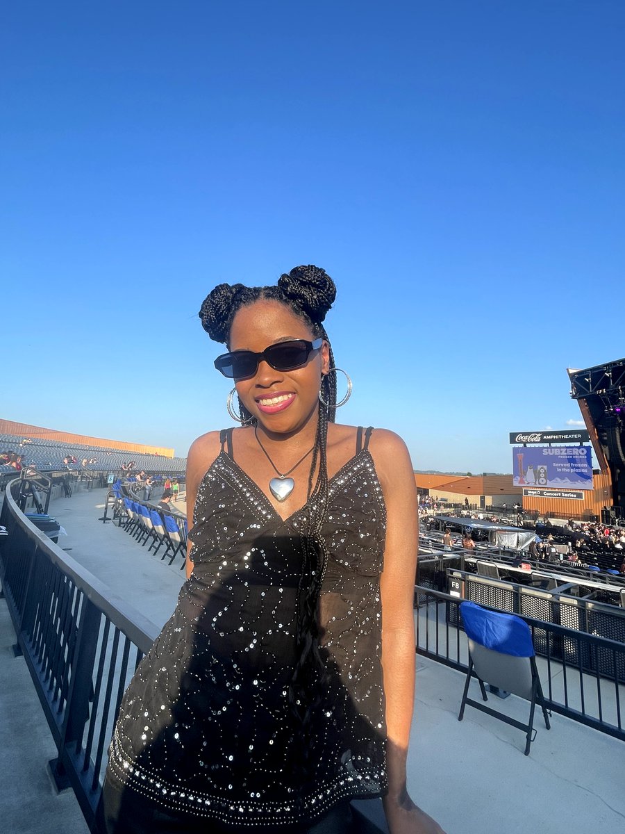 vampir3fairy's tweet photo. Birthday Girl is a STAR ⭐
#BhamIsAStar #5sos
#EASBham #BirminghamIsAStar #EASBirmingham #EASTour https://t.co/lkMkcFkHM9