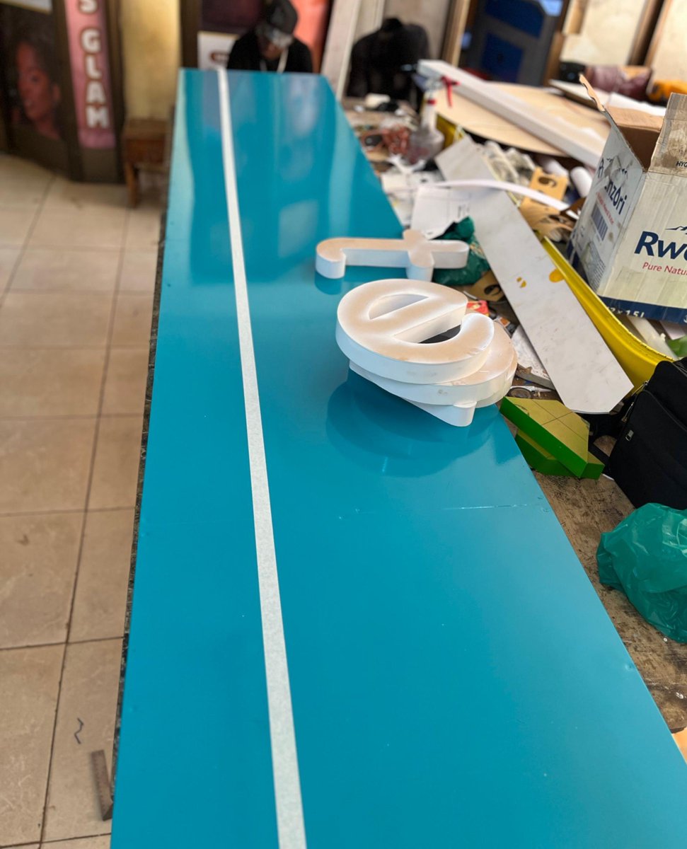 IamHaxx's tweet photo. Monday Hustle!

Good morning fam, what are you selling today? 

For 2D/3D signage, Pull-up Banners, Teardrops and more.. Contact 0782656721 https://t.co/VHZBGVXS9O
