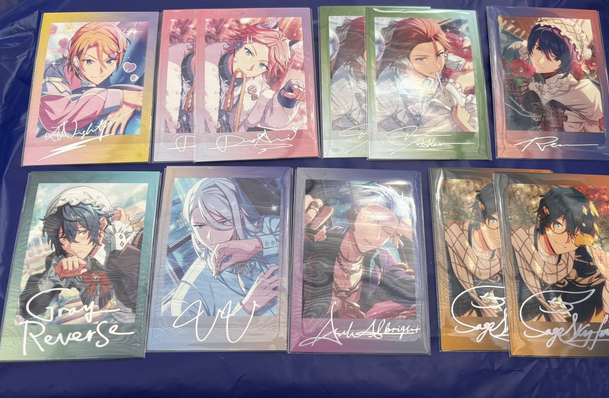 c_koukanaka's tweet photo. 【交換】エリオスR 6周年 ぱしゃこれ レア

譲▶︎R ジュニア ディノ レン ガスト グレイ ◎ヴィクター アッシュ ◎セイジ

求▶︎アキラ ウィル(1点)
ウィルは◎との交換、他はアキラ優先

郵送交換
現行に追加での交換も可

出先でIDなくすみません
よろしくお願いいたします🙏 https://t.co/f7qoC1xCwN