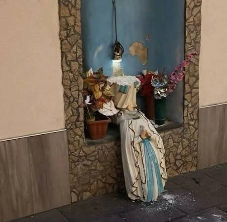 RadioGenoa's tweet photo. Statues of Madonna beheaded in Italy: in Frosinone, Nocera, Venice, and Ischia. Christians in Europe are under attack. https://t.co/zxsGc2bc4U
