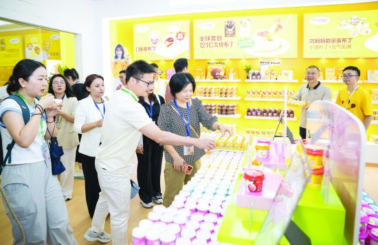 Meihao_Chuzhou's tweet photo. The “Trade Bridge – China Industry Tour” Chuzhou session was held!
21 buyers from 16 countries and regions connected with 57 leading foreign trade companies in Chuzhou through factory visits, industry showcases and one-on-one business talks.
From face-to-face meetings to targeted partnerships, a “trade bridge” linking Chuzhou manufacturing with global markets is taking shape.
#CharmingChuzhou #醉美滁州 #DiscoverChuzhou #ProsperousChina