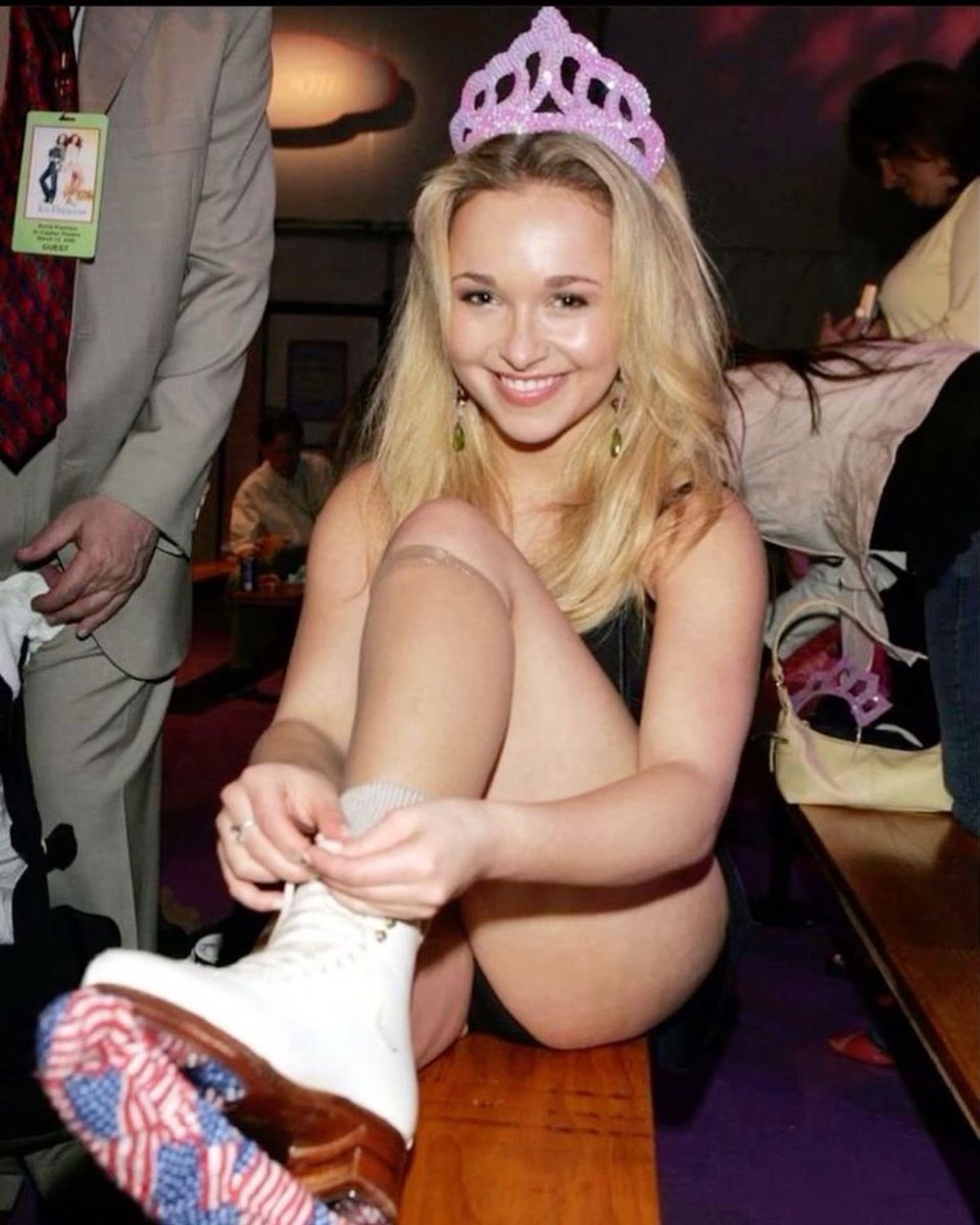 CocoElleann's tweet photo. Fell in love with her light in Ice Princess and followed her career ever since, I loved her so much even down to blasting Wake Up Call like someone would steal it off my iPod. RIP to one of my icons, legit one of the reasons why I'm obsessed with pop culture. https://t.co/x8pwvPDX0U