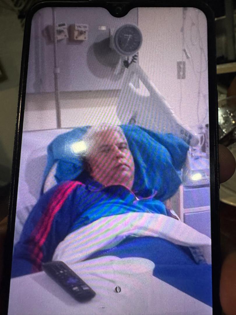 VictorUgas58's tweet photo. 🚨 ALERTA HUMANITARIA EN CARABOBO

El ciudadano Oscar Gilberto Ceballos es un preso de Lacava requiere medida urgente por graves problemas de salud.

Será trasladado a la cárcel de El Rodeo. https://t.co/8zjgn5SVnF