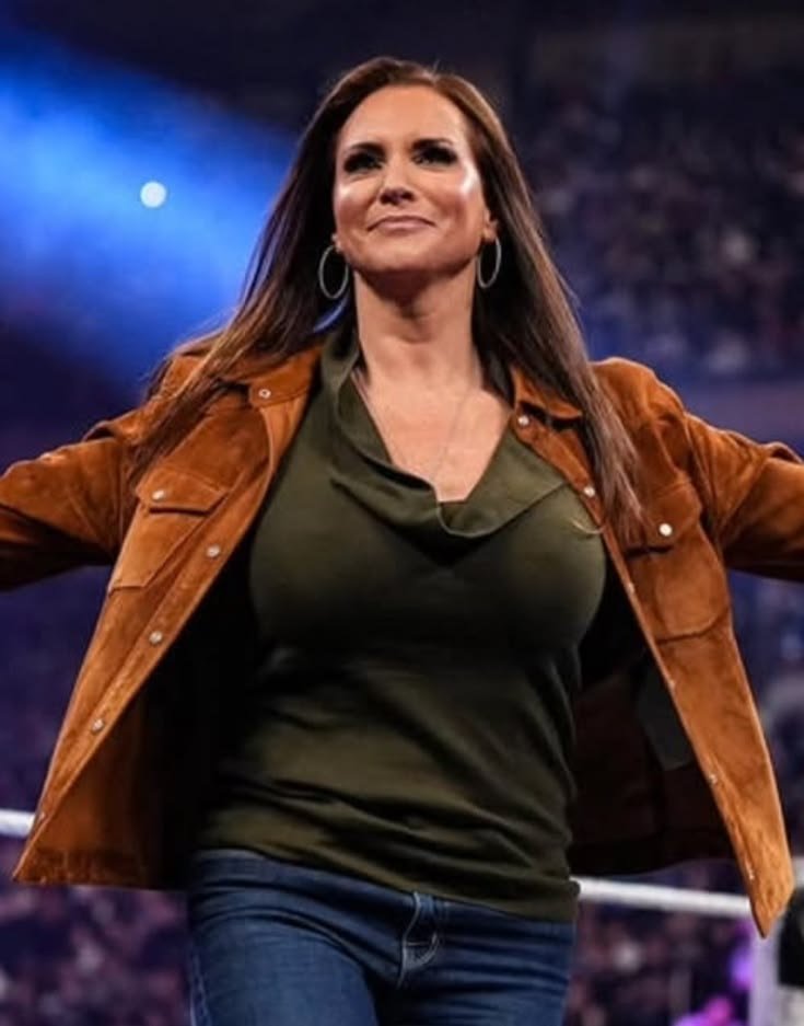 Queendom_Rules's tweet photo. Pain is temporary. The McMahon name is forever. 👑❤️‍🔥 https://t.co/Al1vV3xXgp