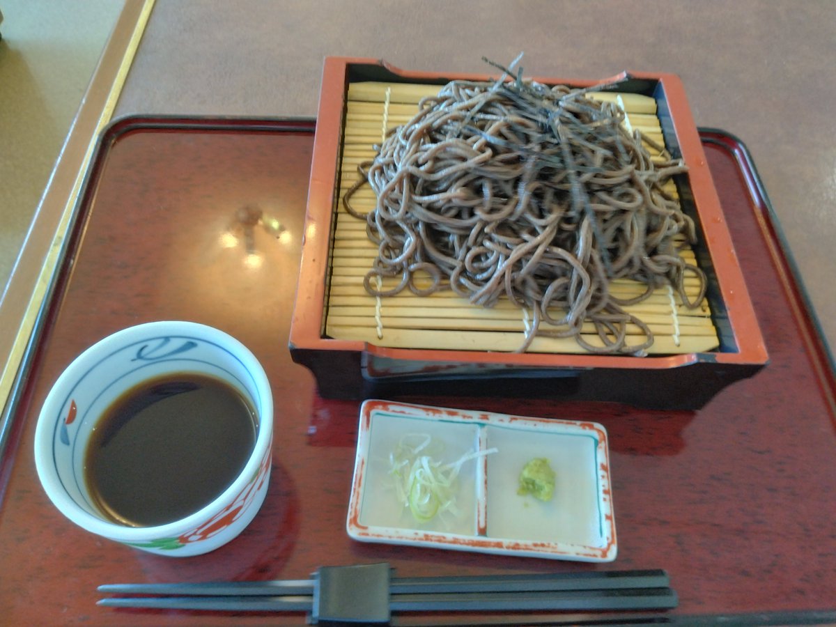 ichiokenji's tweet photo. 音威子府村にある天塩川温泉に来ました
。蕎麦が名産のようであたり一面蕎麦畑です。
なので風呂上がりにざるそばいただきました、美味しかった！ https://t.co/m00GrvD9tO