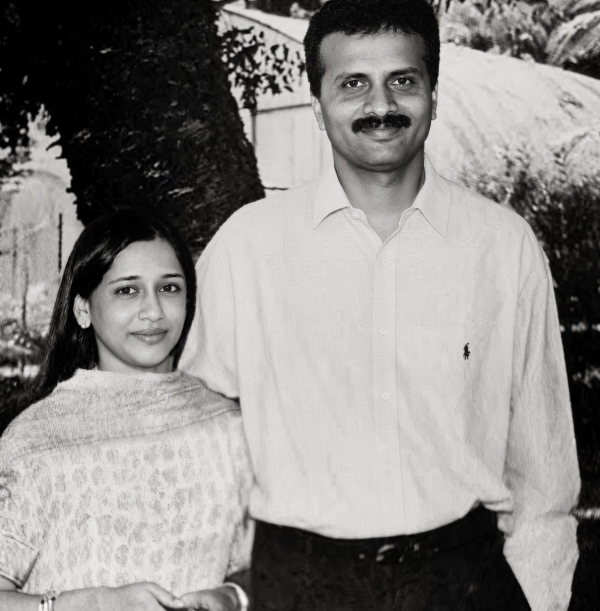 CapitalLens_'s tweet photo. Meet Malavika Hegde.

In 2019, her husband and Café Coffee Day founder V.G. Siddhartha died, leaving behind a debt burden of around ₹7,200 crore.

She took over as CEO.

Everyone thought CCD would collapse.

Instead, over the next 7 years — including COVID — she reportedly reduced the debt to around ₹800 crore.

Today, CCD still operates 420+ cafés and 55,000+ vending machines across India.