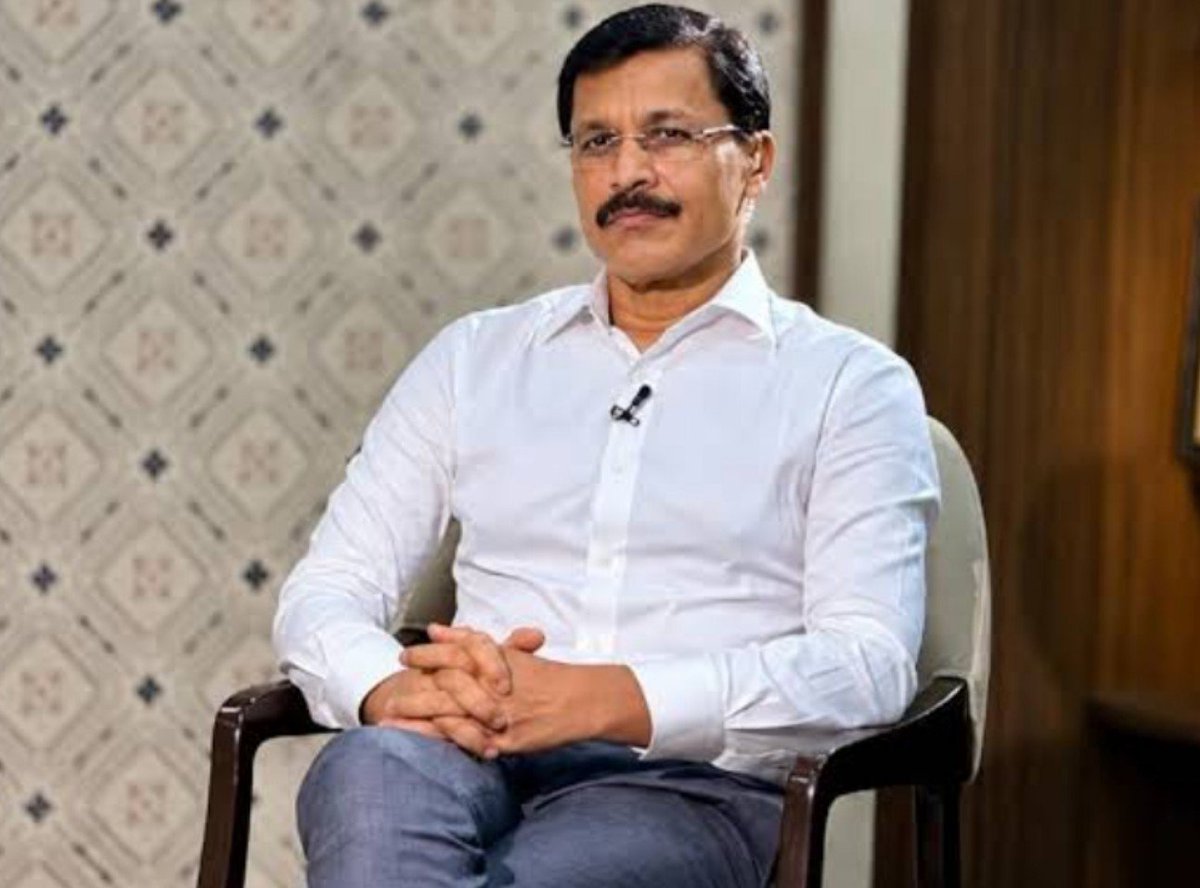 rjsagar03's tweet photo. अफसर हो तो ऐसा जो लोगों की नाक में दम कर दे और खुली चुनौती दे भले ट्रांसफर क्यों न हो जाए 

महाराष्ट्र में इन दिनों तुकाराम मुंडे ने FDA के साथ मिलकर फूड सेक्टर वालों की नींदें उड़ा रखी है

25 साल में 21 बार ट्रांसफर वाले इस ईमानदार अफसर ने सिस्टम में उम्मीद जगाई है 

#foodsafety https://t.co/bezemmin7R