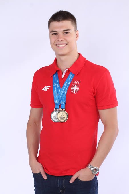 Alex_Marton's tweet photo. Jedine dve medalje za Srbiju na evropskim prvenstvima u atletici i plivanju osvojili su Adriana Vilagoš i Andrej Barna. 

U isto vreme, Vučićevi radikali se bave preimenovanjem sportskih saveza u "srpske".

U Srbiji žive građani. Raznih nacionalnosti. U sportu nam donose brojne medalje. Srbija je i njihova država.