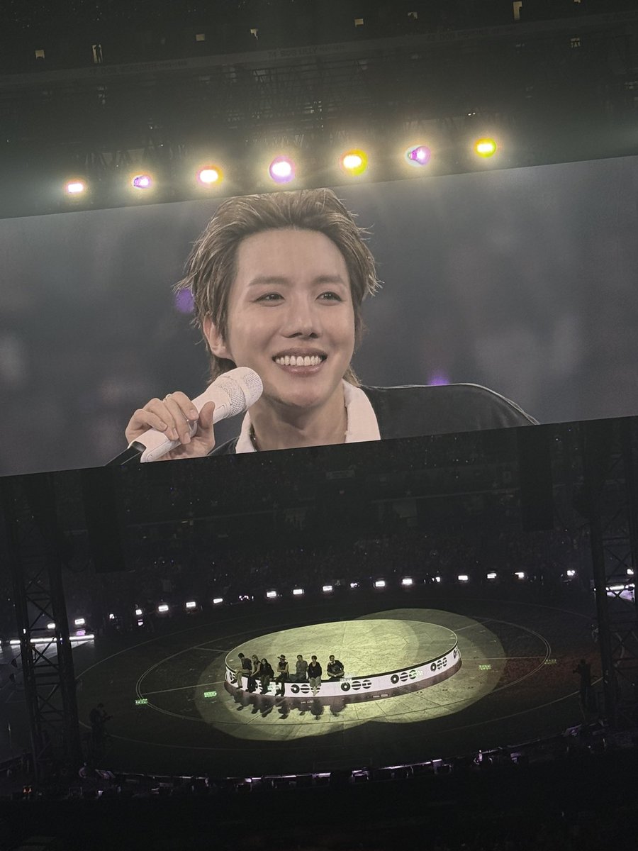 MYGK00KS's tweet photo. My seven💜 https://t.co/hrjvJoUBoL