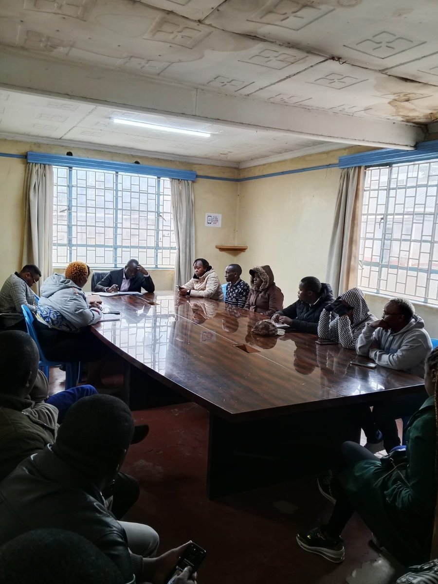 GloriaKama85738's tweet photo. For anything to succeed people have to sit and formulate a plan and make sure it's implemented. Na kama kawa Kikuyu Municipality M.M. chairs the weekly managerial meeting to be at par with the county's standard.
#MakingKiambuGreatAgain https://t.co/ox59usMuQy