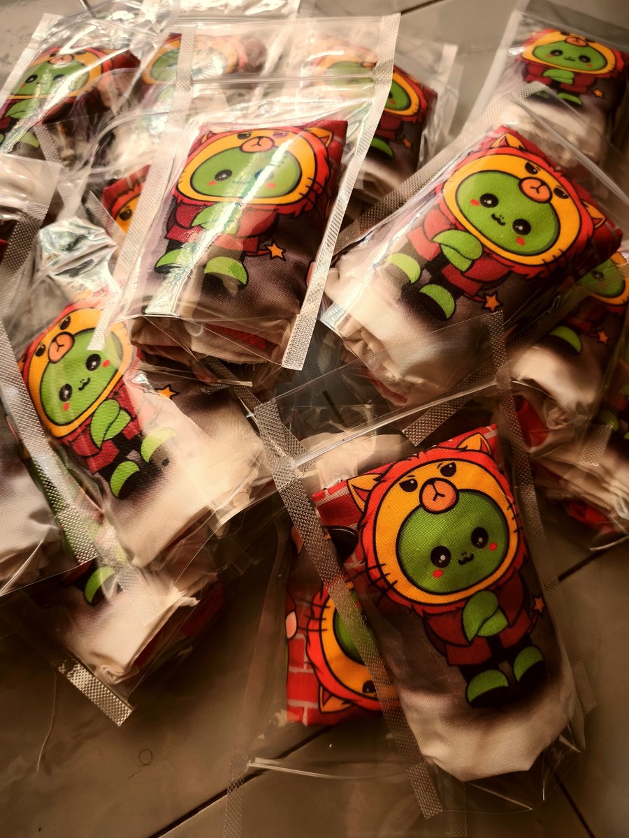 carammelia's tweet photo. Found some pouches at home. It's nice isn't it? https://t.co/GG4bWRMCV7