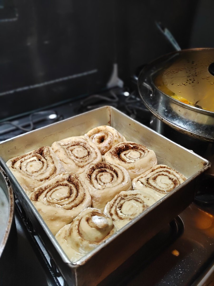 ImranSafiShah's tweet photo. Just had the coziest Sunday baking session! Warm cinnamon rolls fresh outta the oven fill my kitchen with the sweetest vibes  What’s your go-to bake day treat https://t.co/1VAsWzTL8r