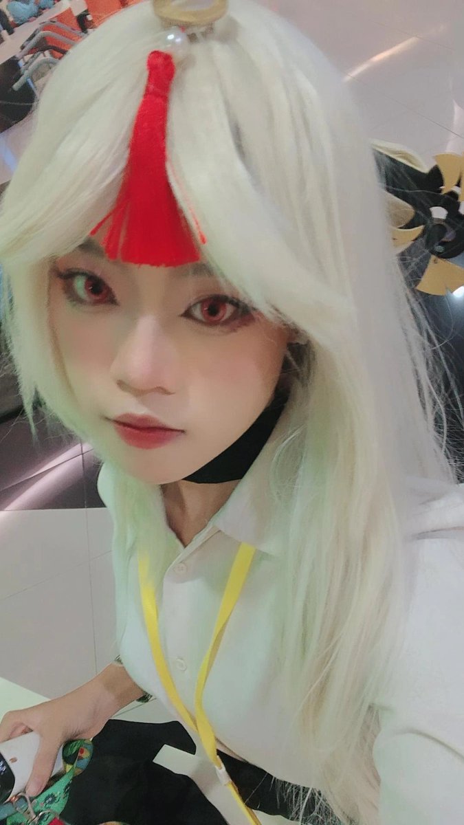 kusuriac's tweet photo. oh right so here's my ningguang cosplay https://t.co/Klgp81gKJg