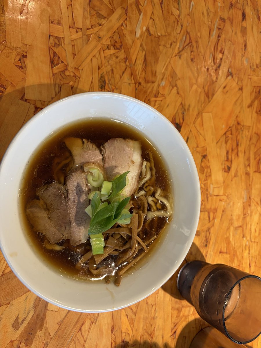 fodenass's tweet photo. 半年ぶりの訪問
鶏感、醤油強めのスープ
限定つけ麺もいただきました。

ごちそうさまでした。
お会いした方々、お世話さまでした。

六行（麺武者）　新庄市 https://t.co/psxyL5KXF9