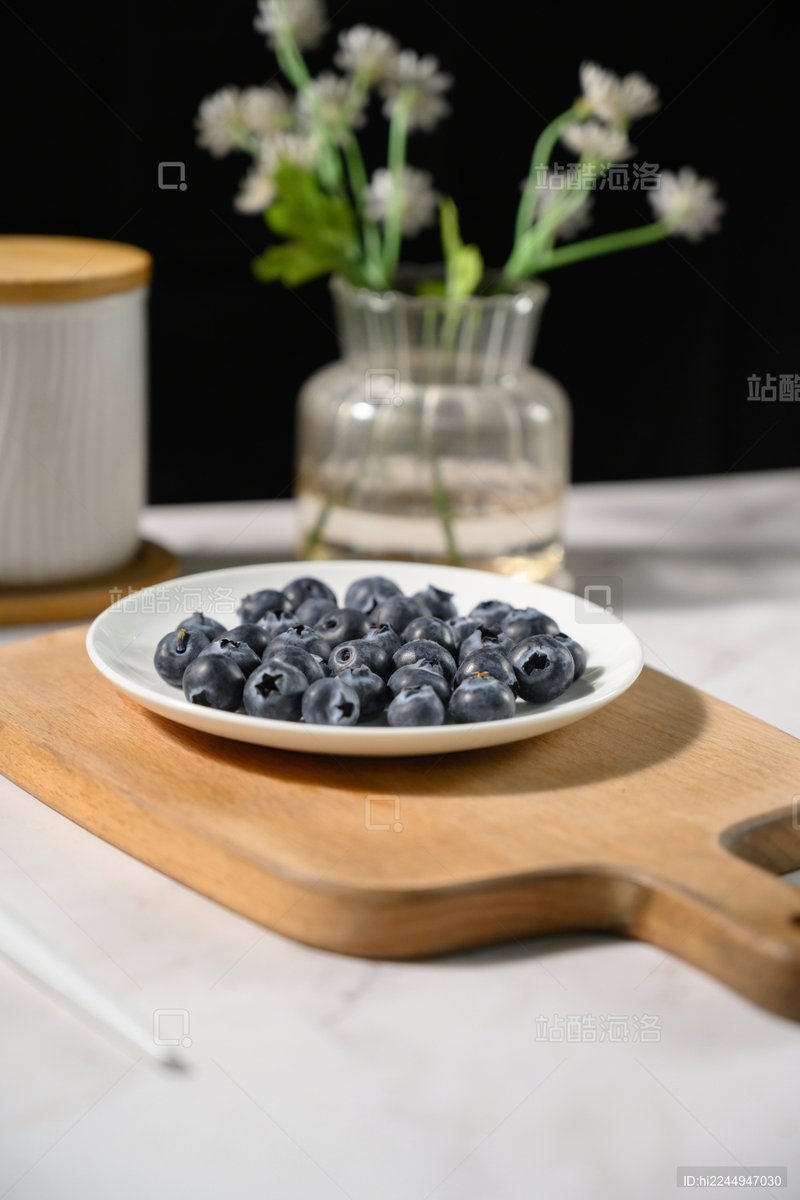 piyro656's tweet photo. Just tried the fresh wild blueberries from local farms—bursting with natural sweetness and plump texture, no added sugar needed. Perfect for morning oatmeal or a quick snack!， https://t.co/TFCx6KbIXE