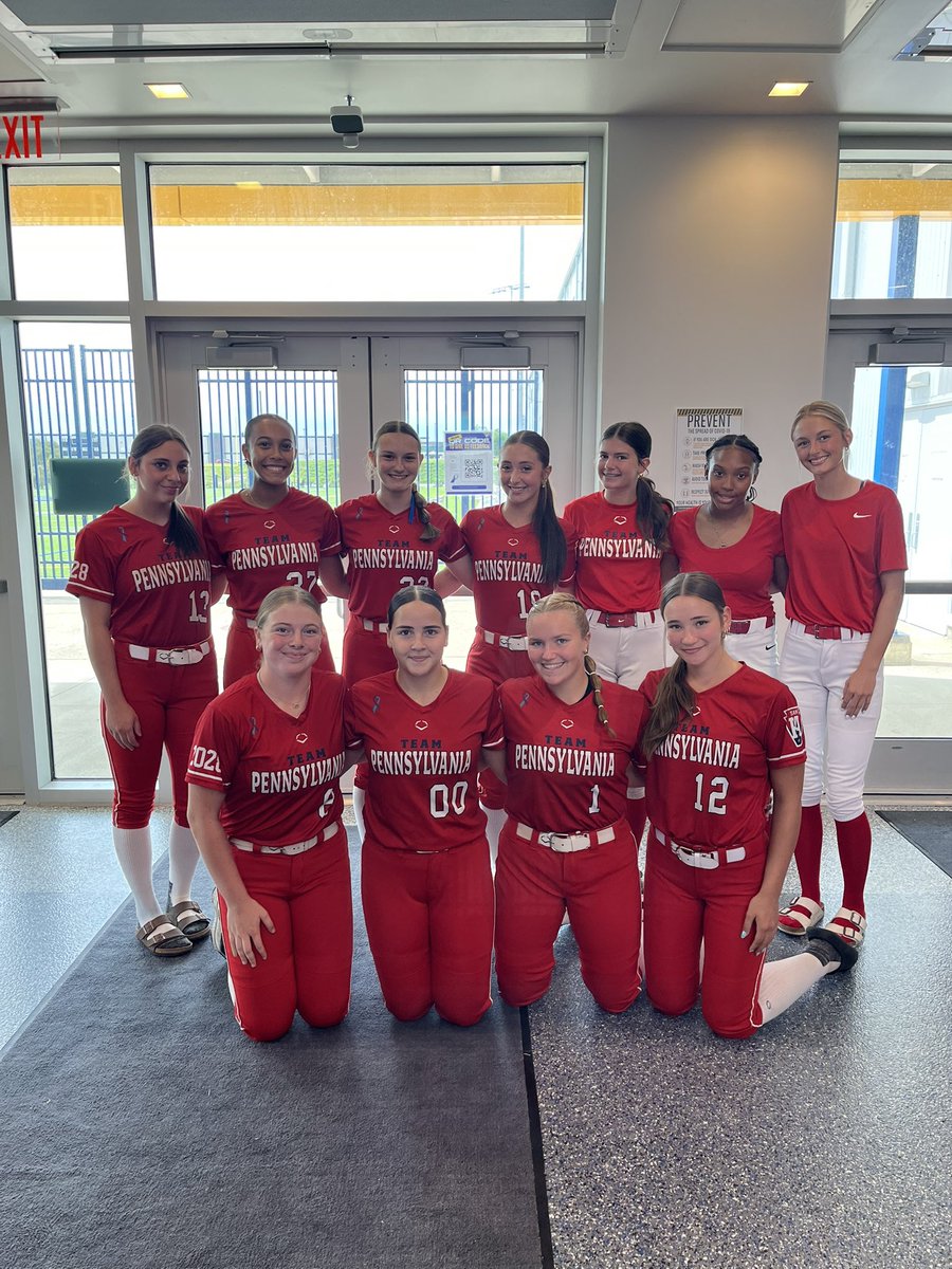 CadenceVerba's tweet photo. Team PA Day 🥎💙❤️ 
Exciting for fall season with these girls. https://t.co/0IZAHttyeo