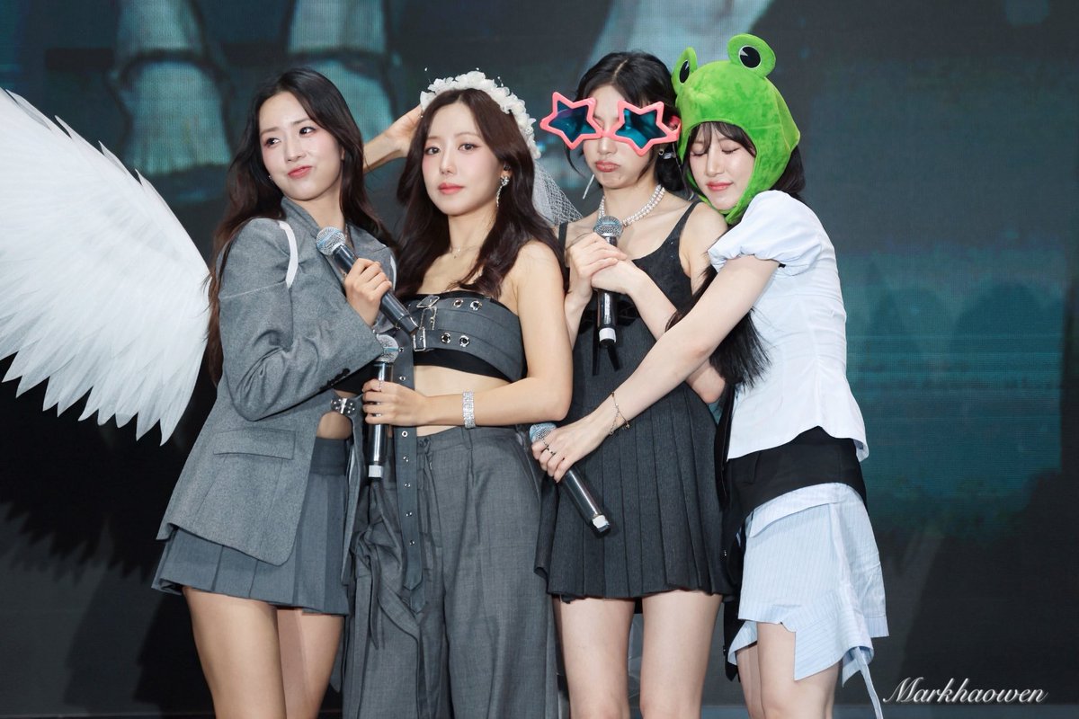 Markhaowen's tweet photo. 260815 2026 LOVE FOR APINK 광저우 팬미팅

단체사진

@Apinkpcr
@Apinkbm
@APINKKNJ
@Apinkohy

#박초롱 #윤보미 #김남주 #오하영 #Chorong #Bomi #Namjoo #Hayoung #에이핑크 #Apink https://t.co/oaIz7z166f