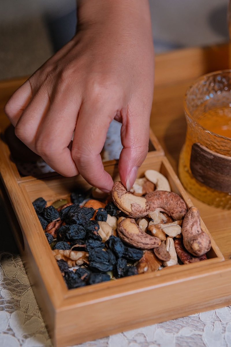 ShopPhilly's tweet photo. Found the perfect shareable snack—crunchy, sweet, and gone in 2 seconds! Who’s craving a bite ， https://t.co/B2tgIG0GeQ