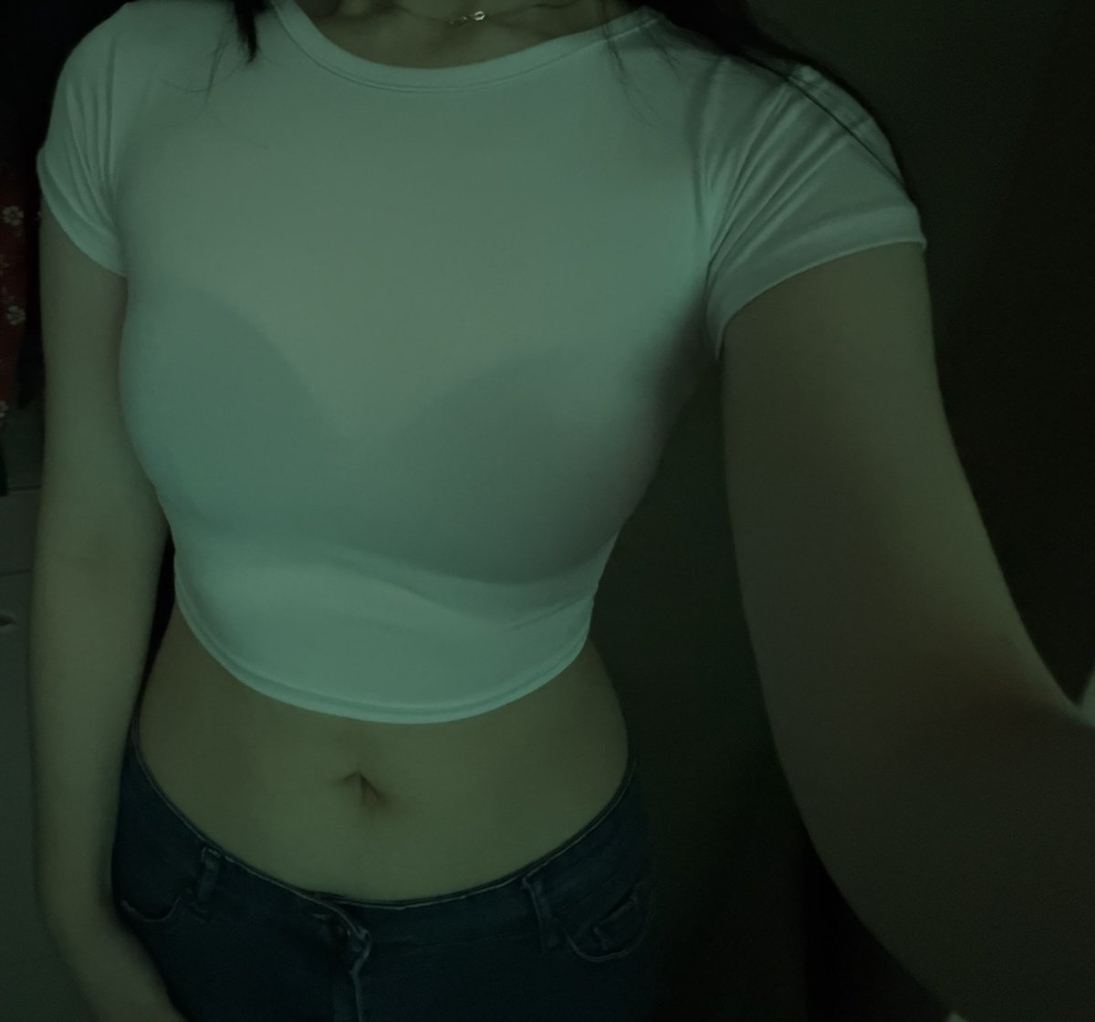itsvaldiaryhere's tweet photo. crop top putih the best🔥💪🏻 https://t.co/FoYINtwSmy