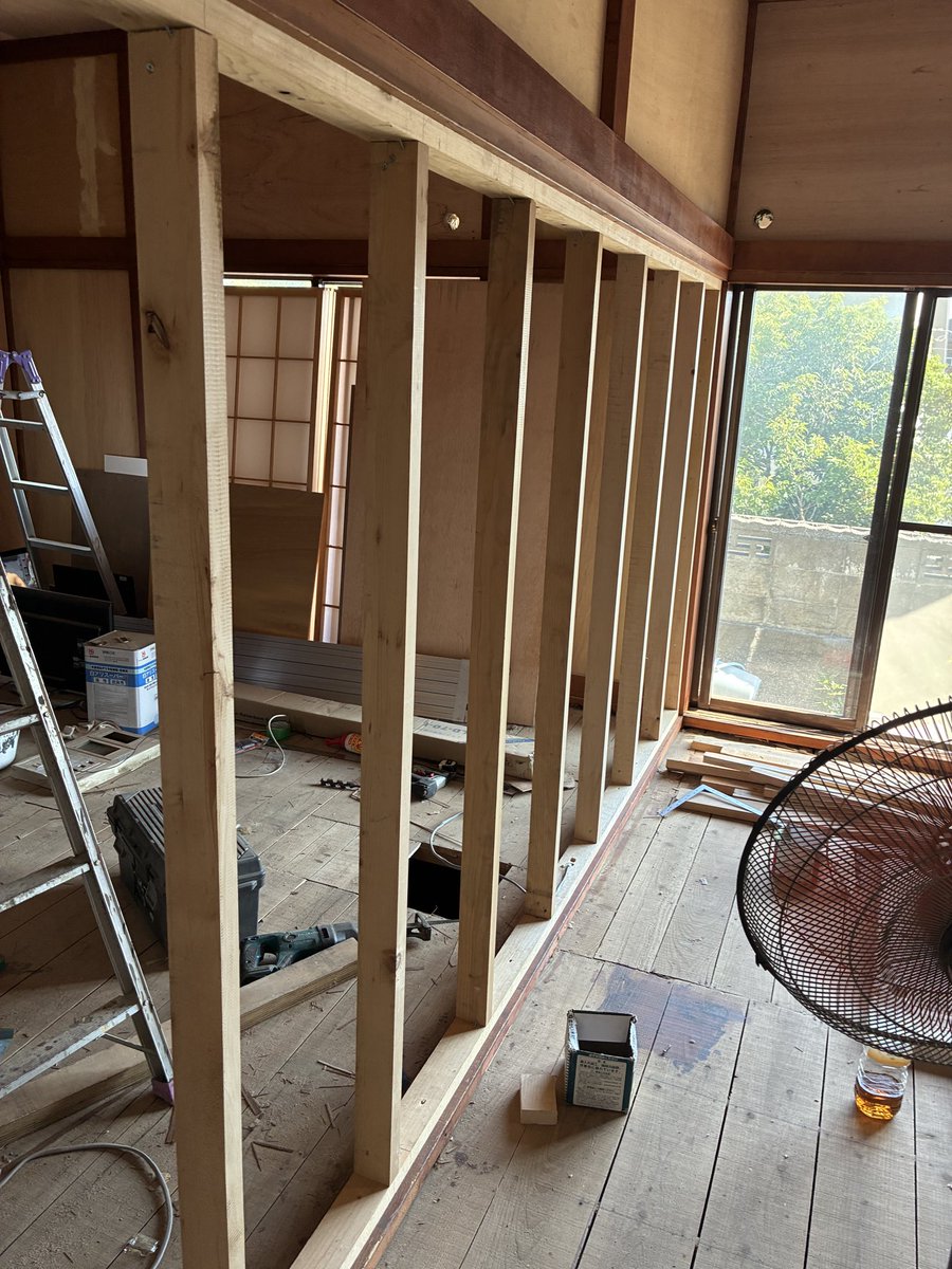 oueb0202's tweet photo. 7号戸建てのリフォームしてます

和室間仕切り作成

720×330 角材は既製品らしいけど全然売ってない https://t.co/zDoMUZK7Ep