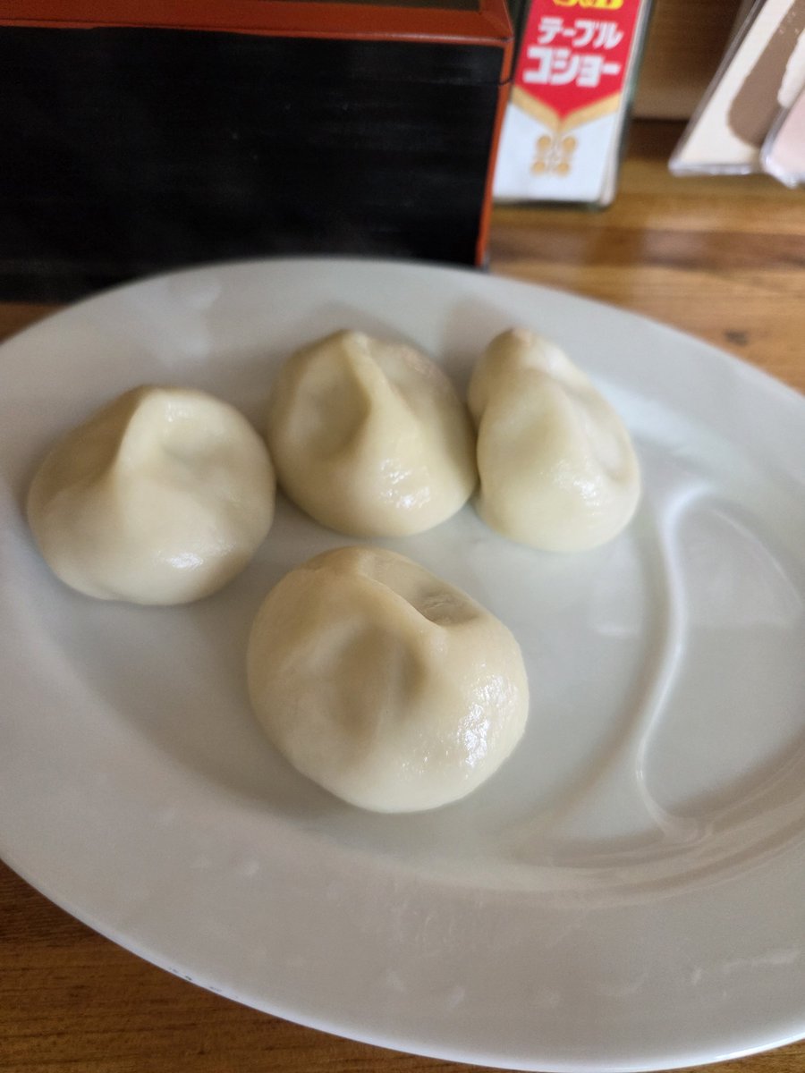 hiro__sr400's tweet photo. バイト先の社員さんから美味しいと勧められて地鶏中華そば祥秀(よしひで)行ってきたけどめっちゃうまかった。 https://t.co/19FJ4a7Em0