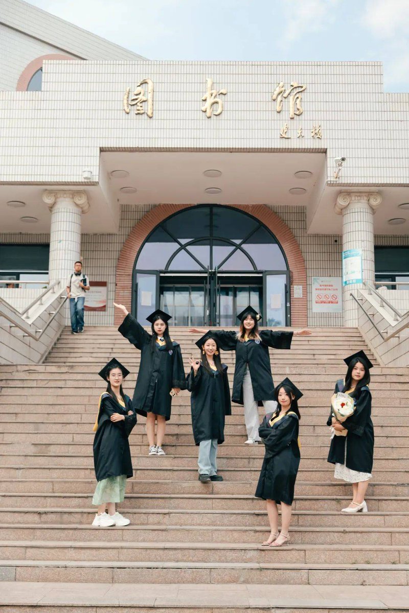 b_dabb's tweet photo. Graduation check  Four years of late nights, lab deadlines, and lunch runs with my favorite crew made this moment. Off to new roads—cheers to the memories! https://t.co/skyj5N9TBk