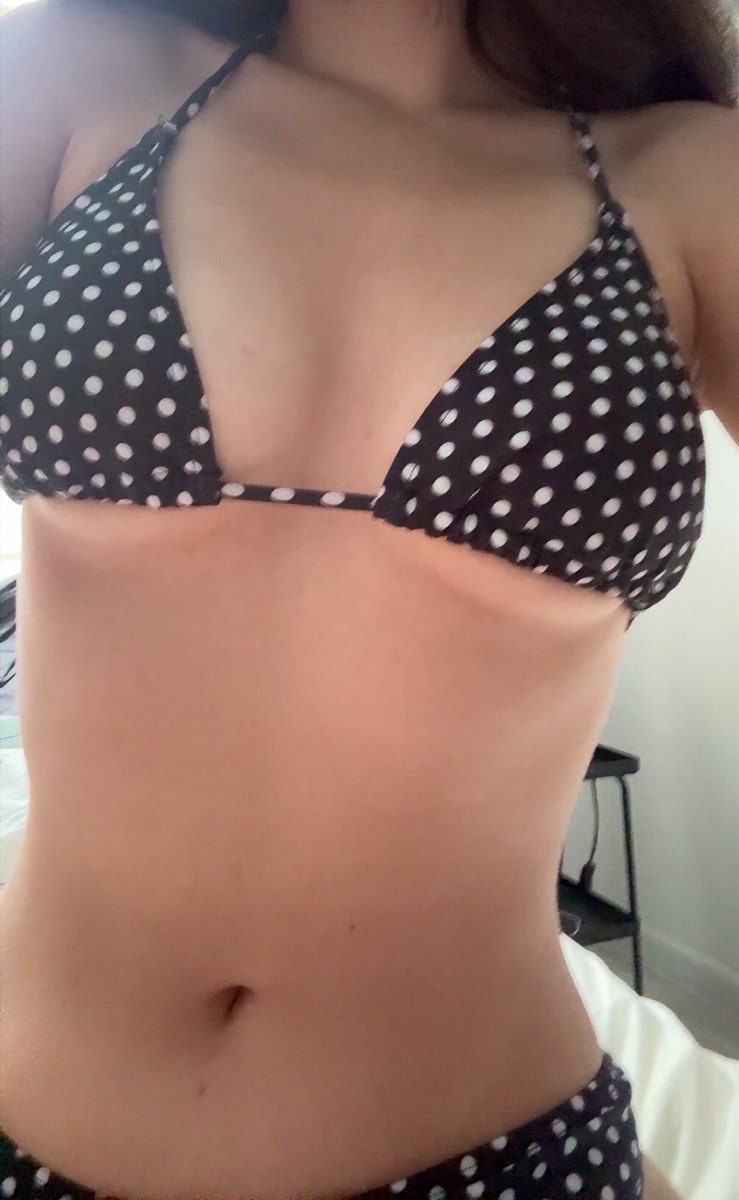 lott1ary's tweet photo. Can u see the tan?😼😼😼 #nsfwtwt https://t.co/adZrLf03yp